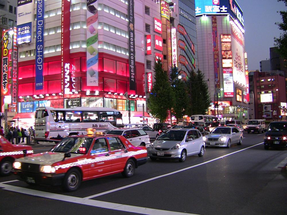 Straßenverkehr in Tokio